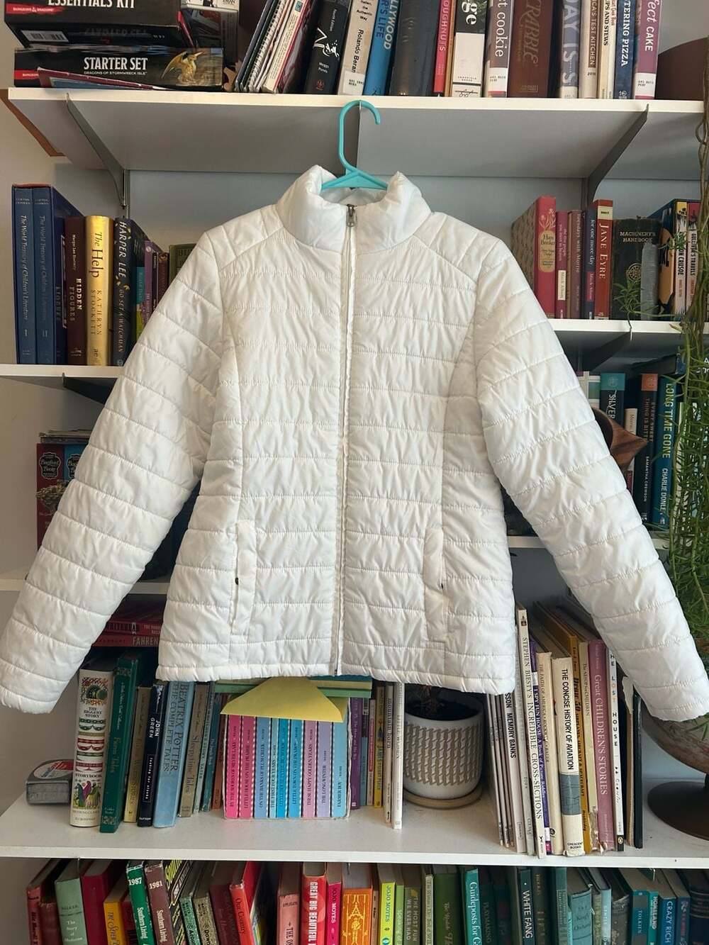 Women's White Quilted Lightweight Full Zip Puffer Jacket